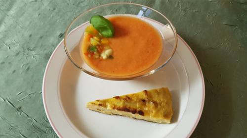 Gazpacho mit Tortilla